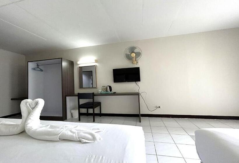 هتل Boonchai Mansion