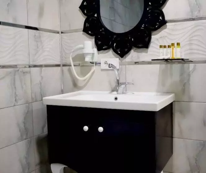 هتل Cnr İnci