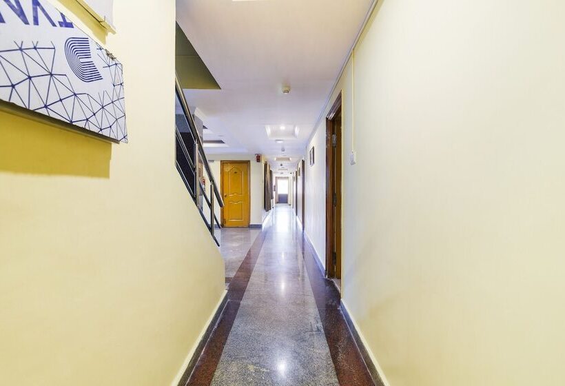 Hotell Gayatri Grand By Oyo Rooms