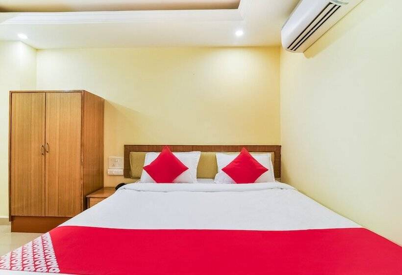 Hotell Gayatri Grand By Oyo Rooms