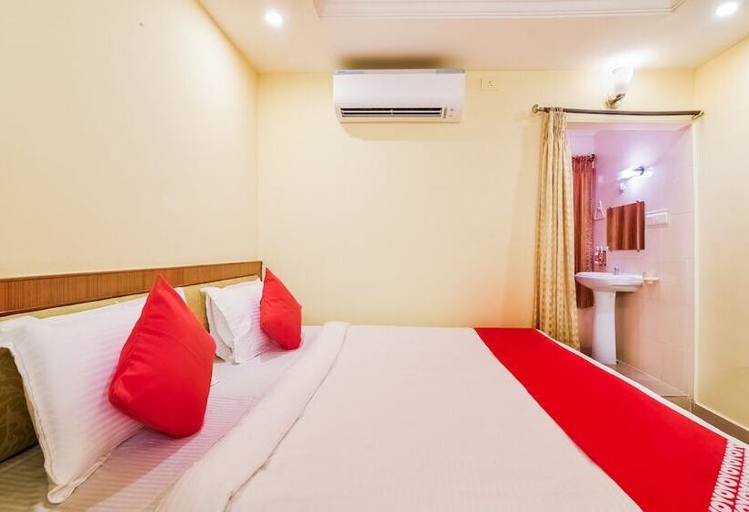 Hotell Gayatri Grand By Oyo Rooms