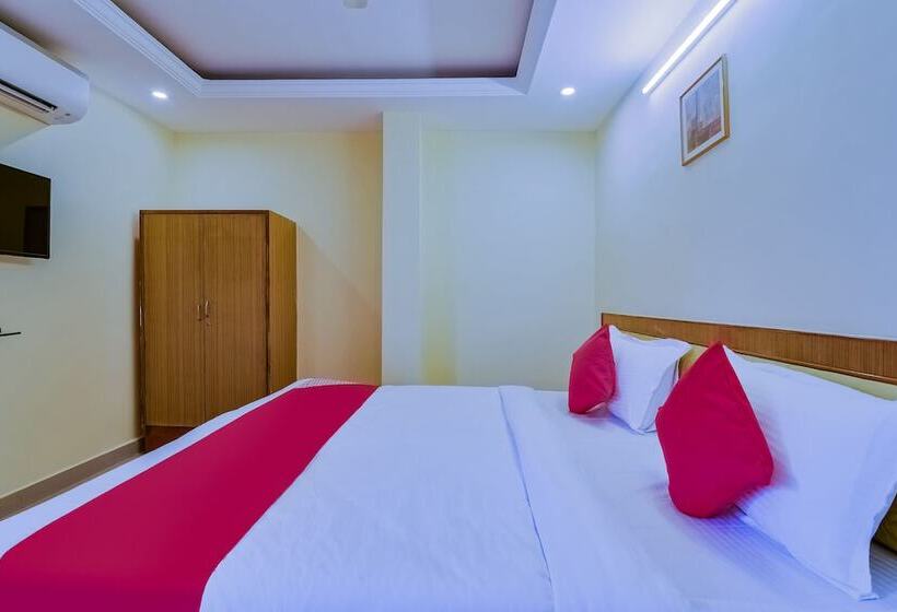 Hotell Gayatri Grand By Oyo Rooms