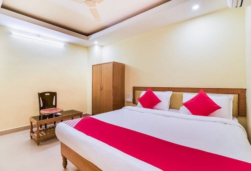Hotell Gayatri Grand By Oyo Rooms