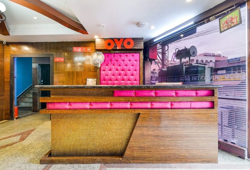 Hotell Gayatri Grand By Oyo Rooms