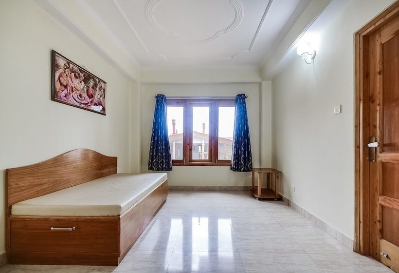 בית מלון כפרי Kalra Regancy By Oyo Rooms