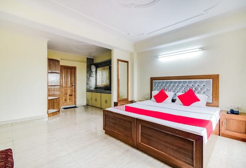 בית מלון כפרי Kalra Regancy By Oyo Rooms