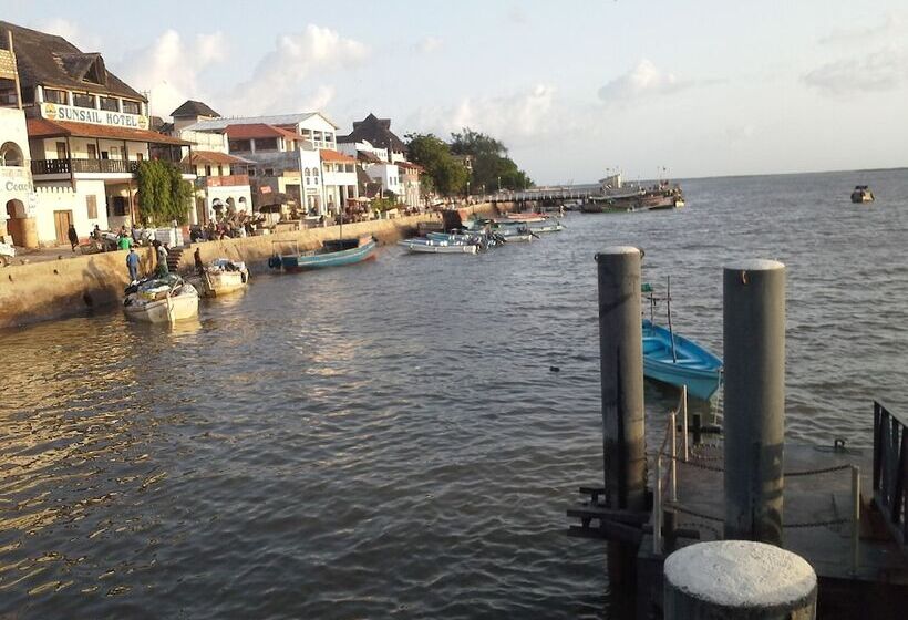 هتل Lamu Sunsail