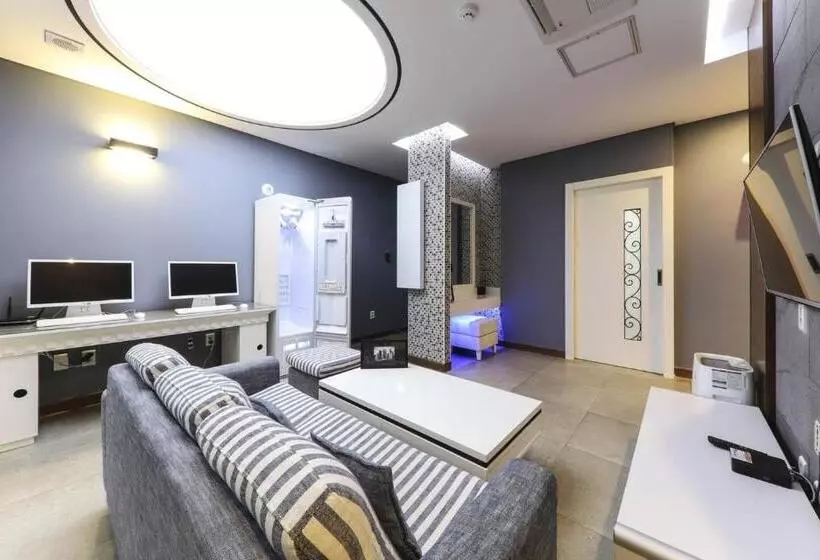 ホテル Urban Stay