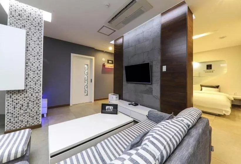 ホテル Urban Stay