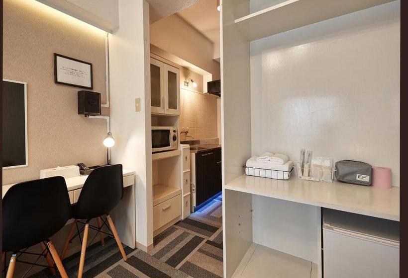 פנסיון Bayside Tomari