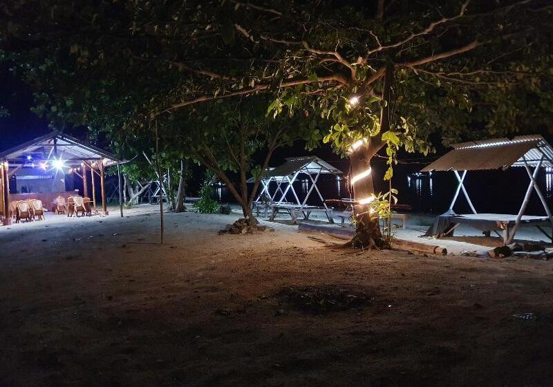 مبيت وإفطار Berakit Bay Resort