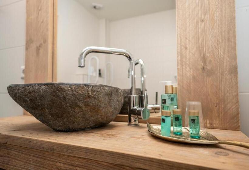 ベッドアンドブレックファースト De Moerbei