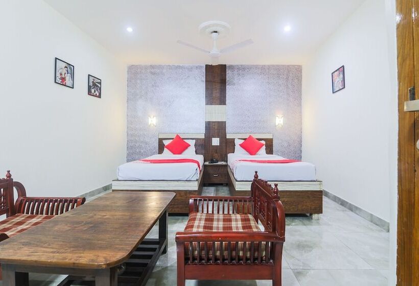 Отель Green Point By Oyo Rooms