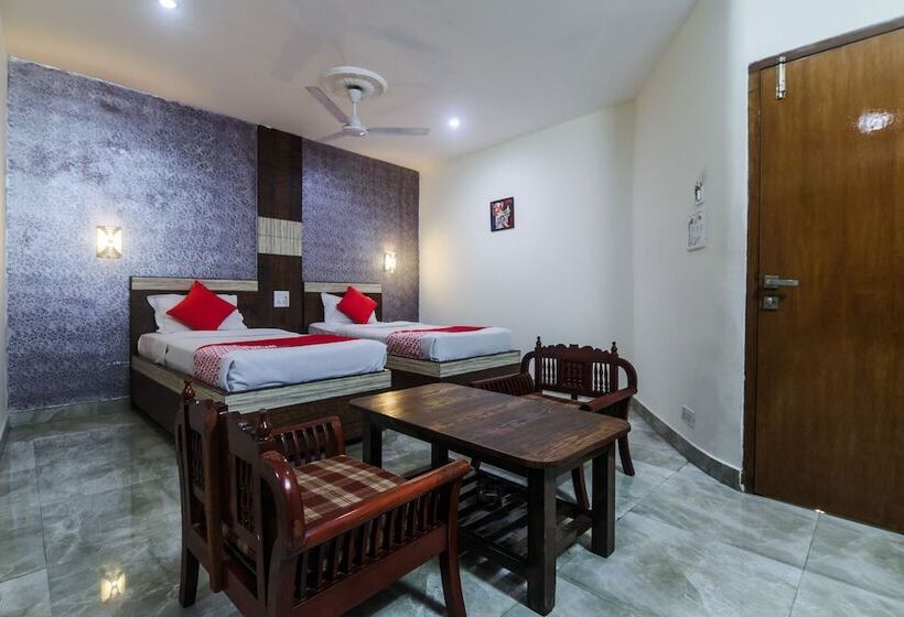 Отель Green Point By Oyo Rooms