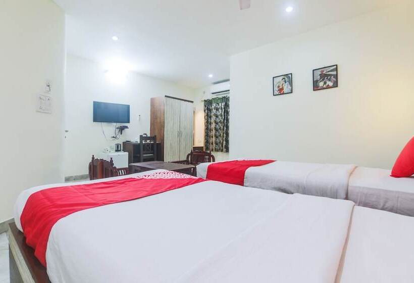 Отель Green Point By Oyo Rooms