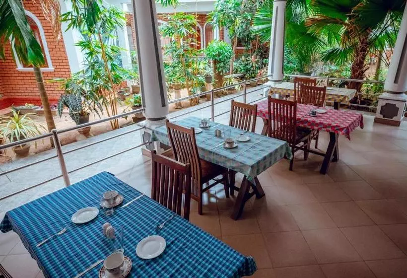 Village Inn Resort