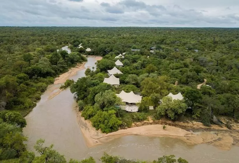 هتل Saseka Tented Camp