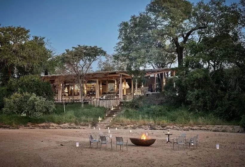 هتل Saseka Tented Camp