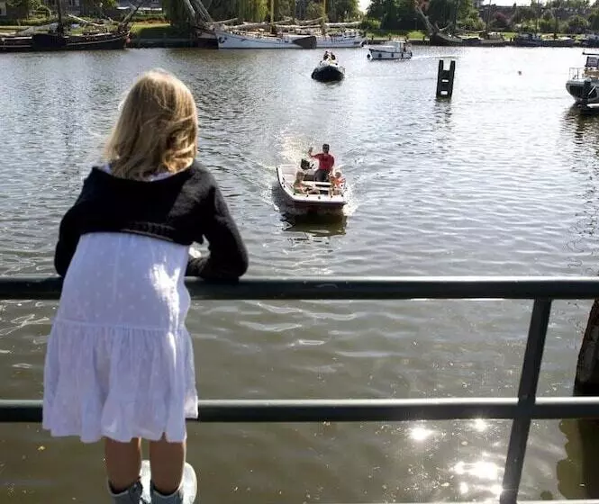 Hotelli Restinn Aartswoud