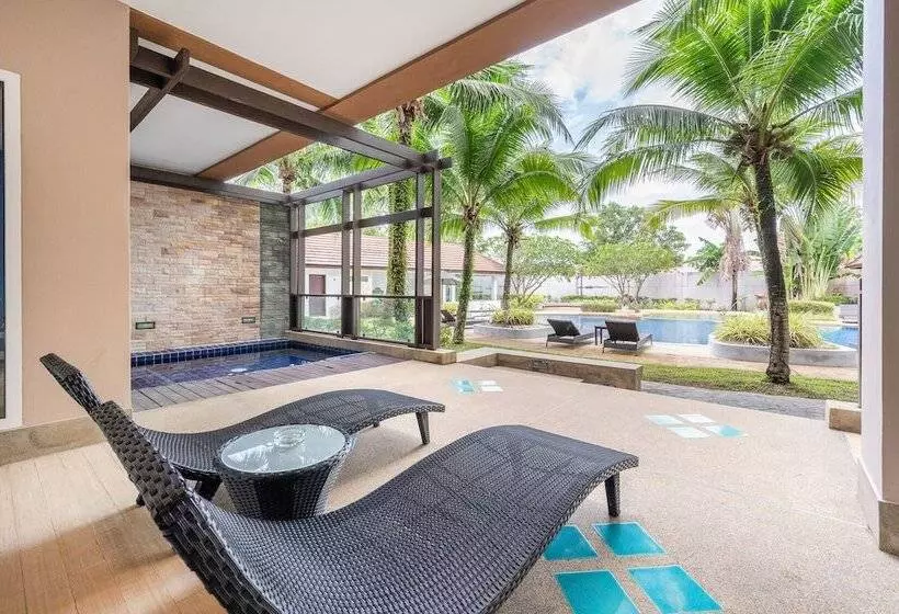 Hotelli Coco Phuket Bangtao Beach