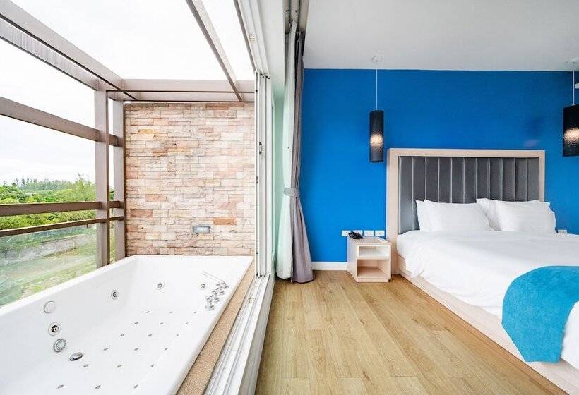 Отель Coco Phuket Bangtao Beach