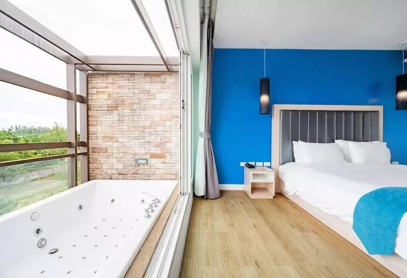 Hotelli Coco Phuket Bangtao Beach