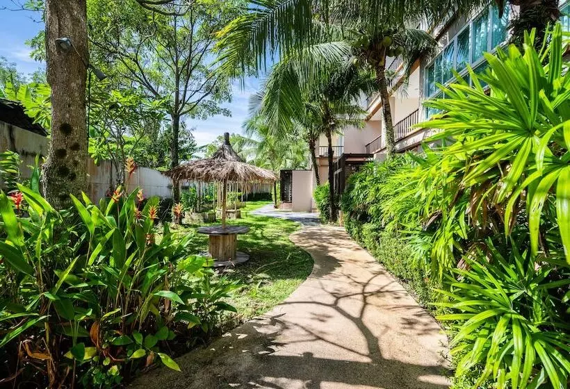 Hotelli Coco Phuket Bangtao Beach