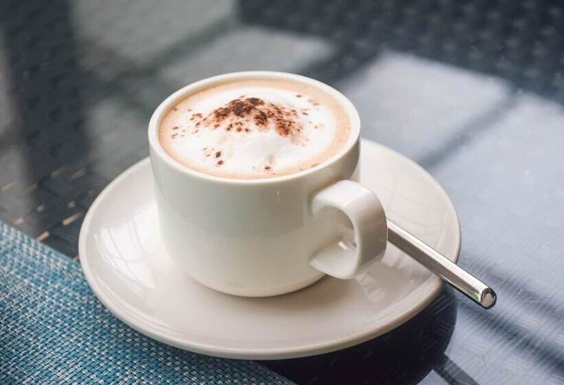 Отель Coco Phuket Bangtao Beach