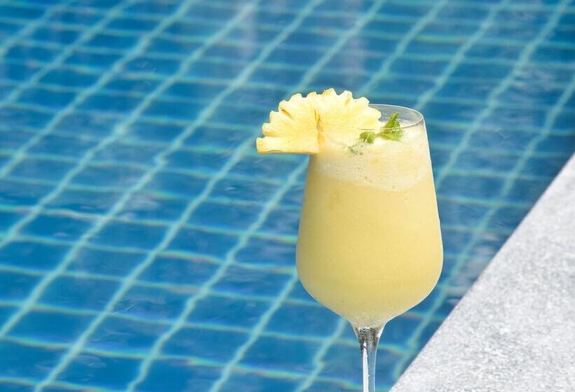 Отель Coco Phuket Bangtao Beach