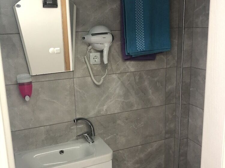 هتل H&m Residence