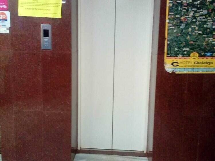 هتل Iroomz Chalukya Residency