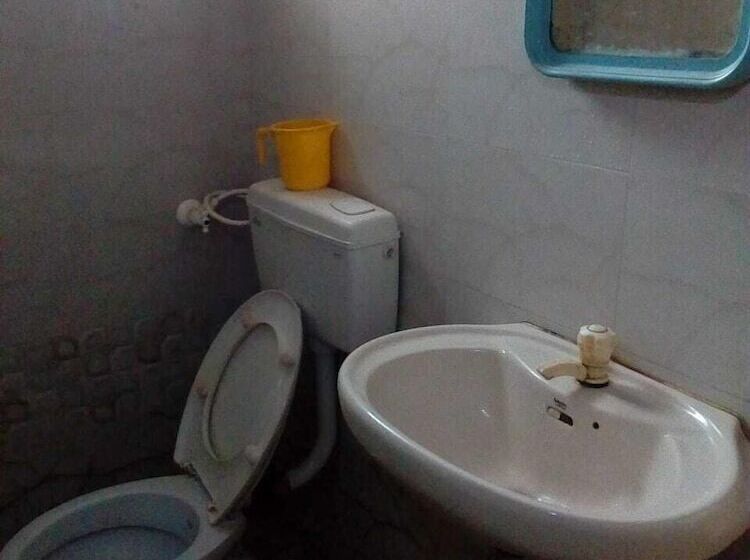 هتل Iroomz Chalukya Residency