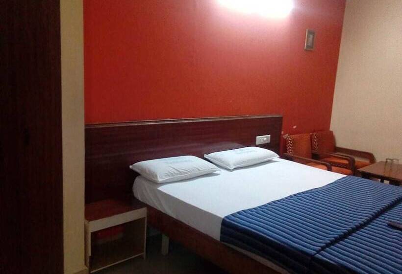 هتل Iroomz Chalukya Residency