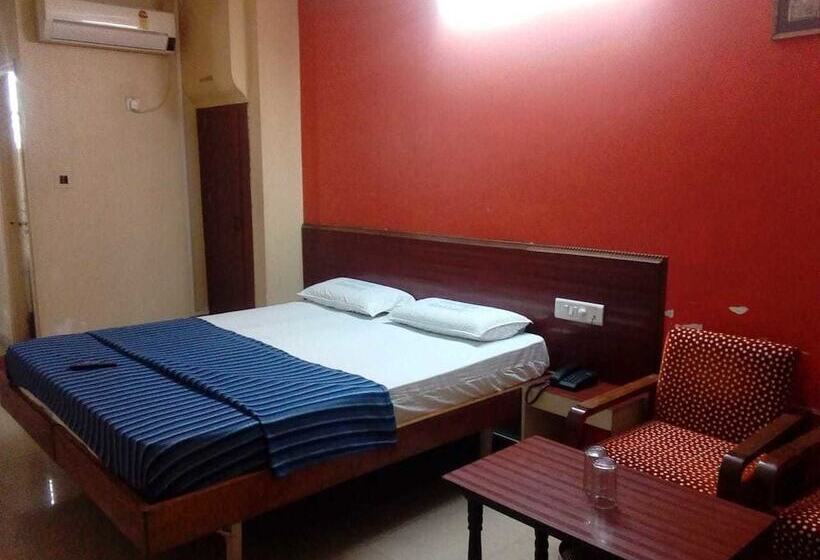 هتل Iroomz Chalukya Residency