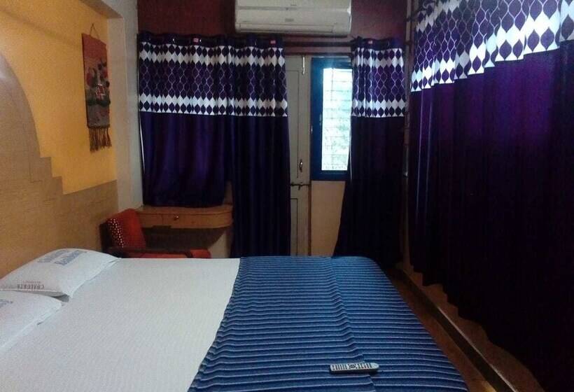 هتل Iroomz Chalukya Residency