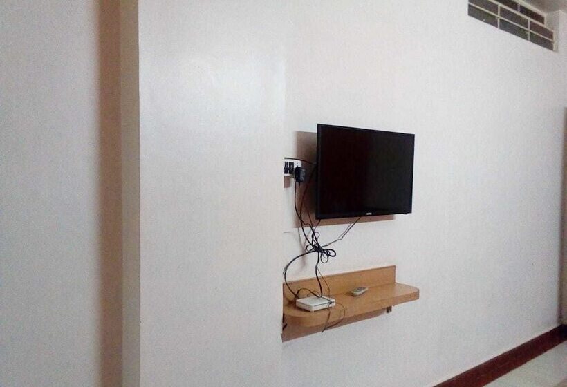 هتل Iroomz Chalukya Residency