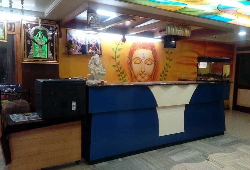 هتل Iroomz Chalukya Residency