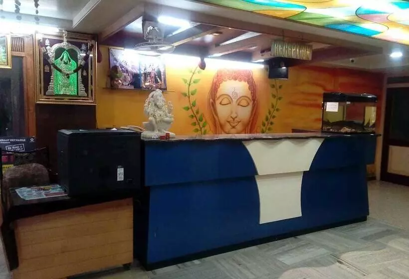 هتل Iroomz Chalukya Residency