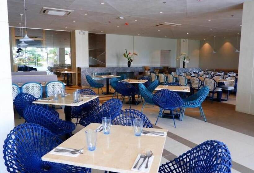 בית מלון כפרי Solea Palm Resort Mactan