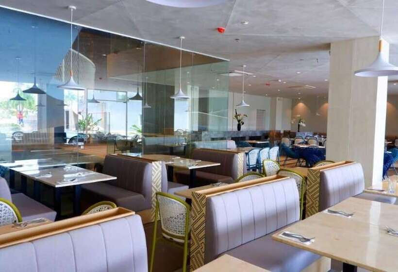 בית מלון כפרי Solea Palm Resort Mactan