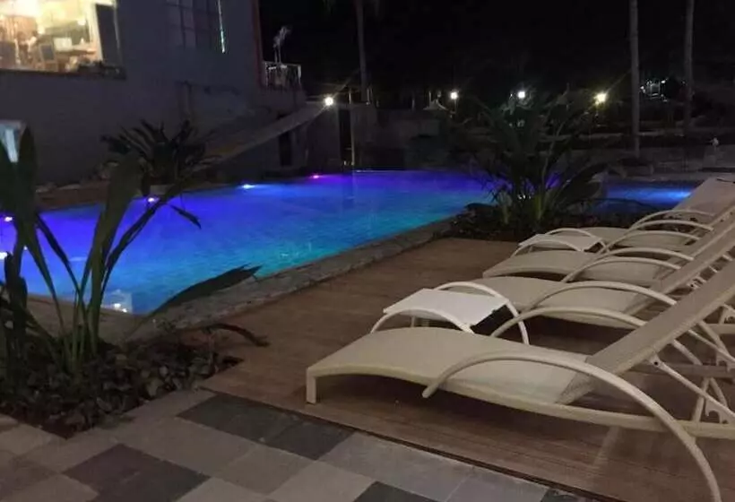 Hotelli Solea Palm Resort Mactan