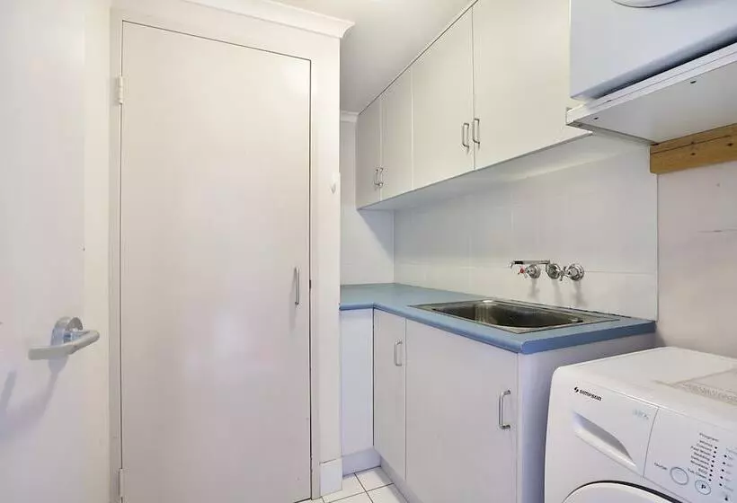 Newcastle Short Stay Apartments   Sandbar Newcastle Beach