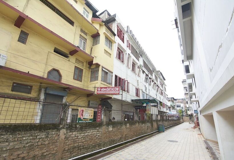 Spot On 28638 Hotel Bilas