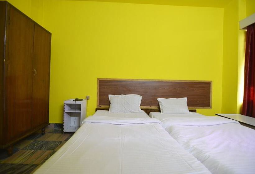 Spot On 28638 Hotel Bilas