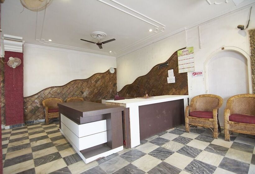 Spot On 28638 Hotel Bilas