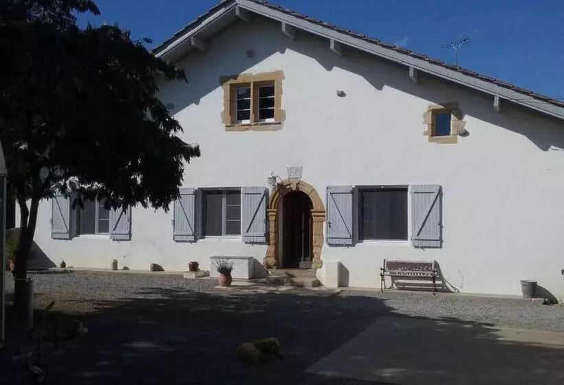 Aamiaismajoitus (B&B) Les Ecuries Du Seque