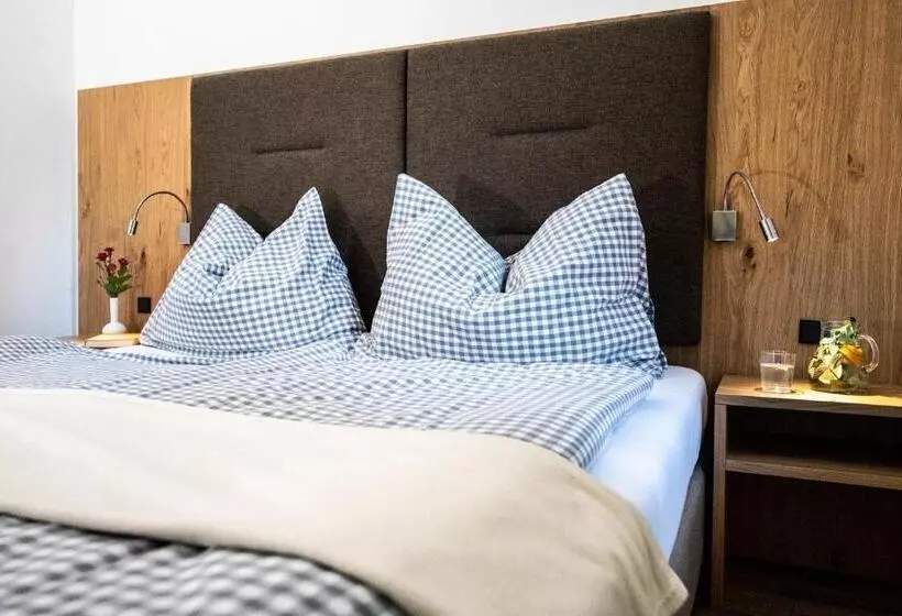 Hotelli Gastwirtschaft Hold