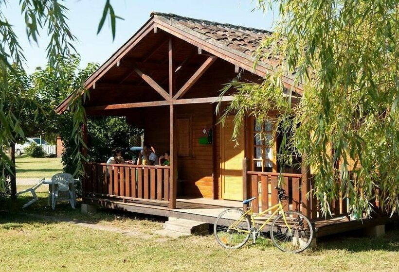 בית מלון כפרי Les Chalets De Fiolles