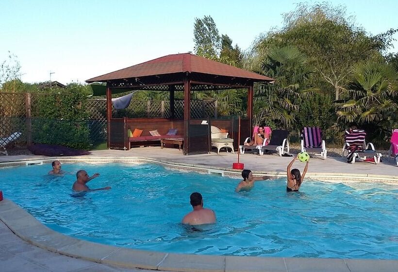 בית מלון כפרי Les Chalets De Fiolles