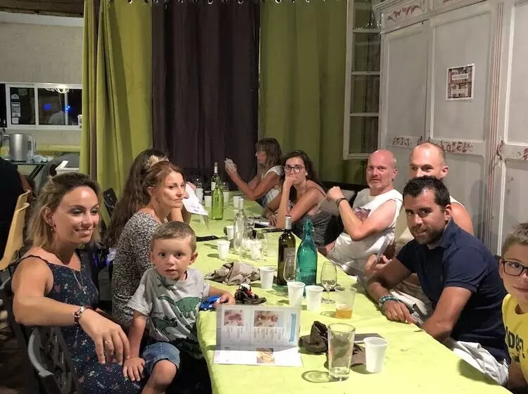 Hotelli Les Chalets De Fiolles